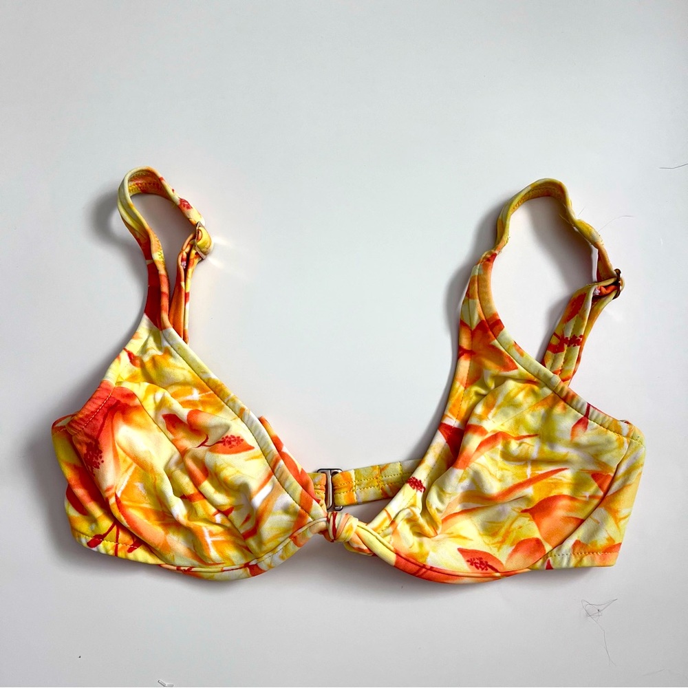 ⭐️SOLD⭐️ 90s Vintage Venus Floral Yellow and Orange Women's Bikini